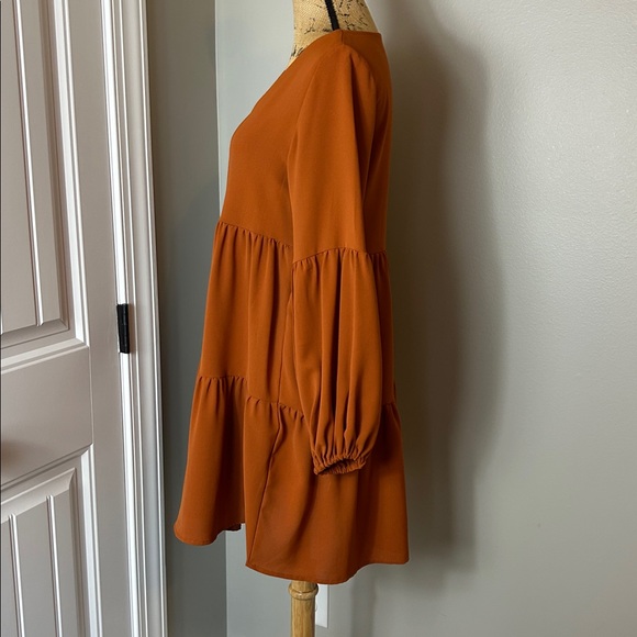 Boutine LA Rust Orange Tiered V-Neck Long Sleeve Dress - Picture 6 of 9